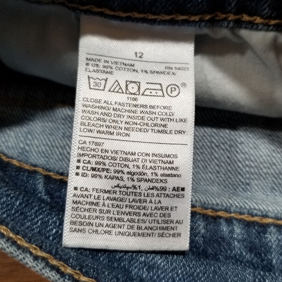 Old Navy Women's Shorts - Picture 4 of 4